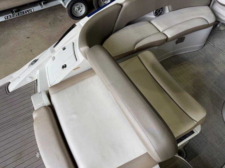 2022 Crownline 290 SS - Arch - Windlass - BLOWOUT!!! US-KIS87872G122 [photo 33]